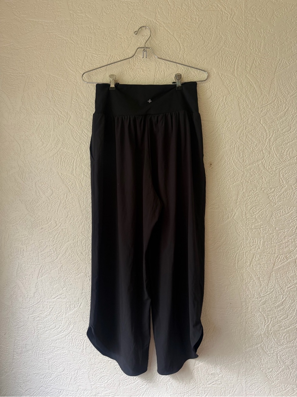 Halara nwt Breezeful™ High Waisted Crossover Quick Dry Resort Pants size medium - Picture 6 of 6